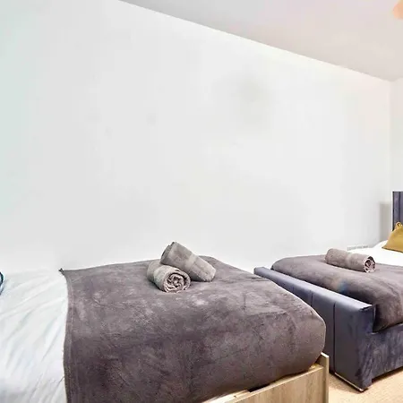 Apartment Sleeps 6 - Headingley Stadium - Free Parking & Wifi *