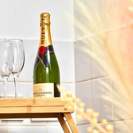 Central Headingley - Work & Family Relocations - Free Parking Appartement Leeds (West Yorkshire)