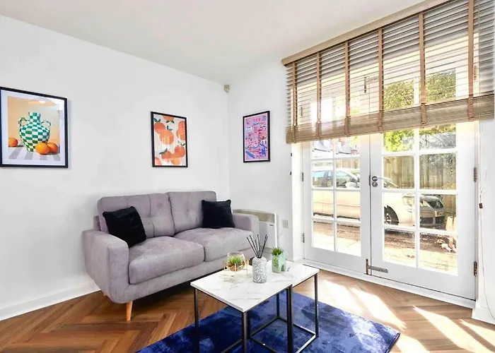 Central Headingley, Sleeps 5 - Free Parking, Wifi & Serviced Workspace - Family & Work Relocations - Weekly & Monthly Rates Appartement *