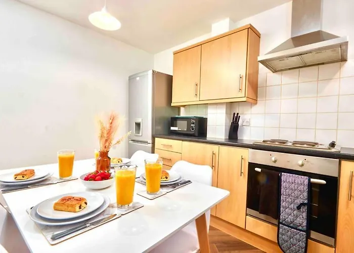 Apartment Central Headingley - Work & Family Relocations - Free Parking Leeds (West Yorkshire)