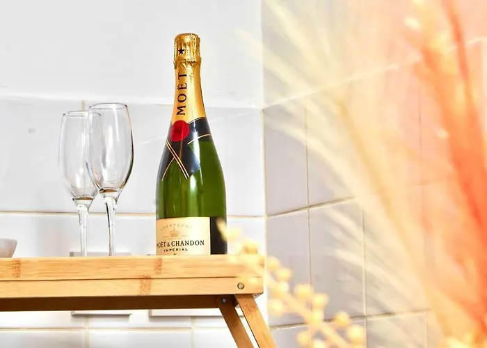 Central Headingley - Work & Family Relocations - Free Parking Apartment Leeds (West Yorkshire)