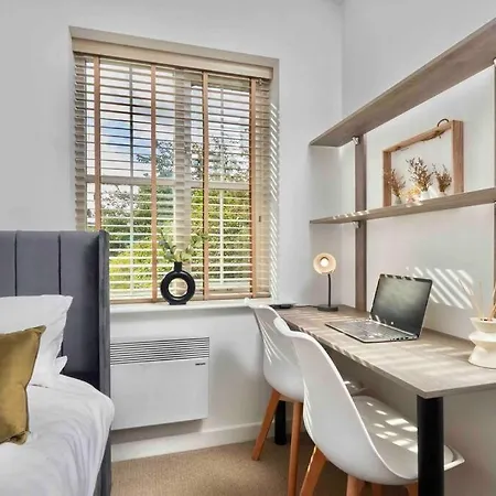 Headingley, Sleeps 5 - Free Parking, Wifi & Serviced Workspace - Family & Work Relocations - Weekly & Monthly Rates Διαμέρισμα Λιντς